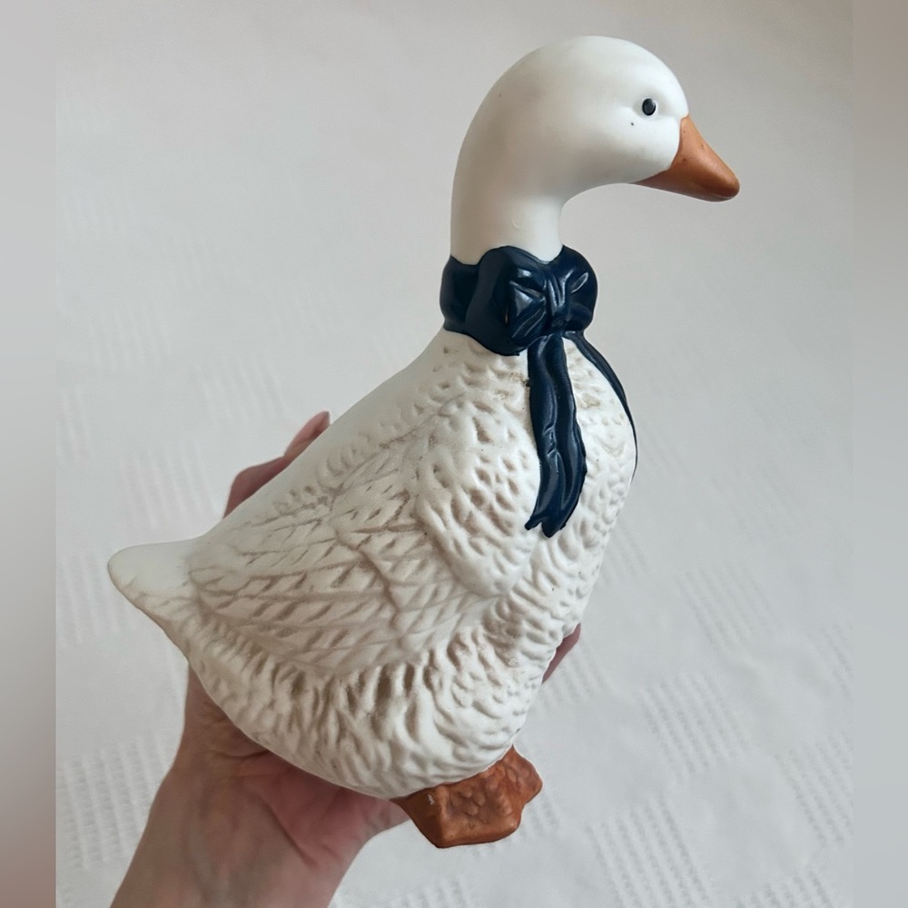 Vintage Blue Ribbon Goose Figurine Country Farmhouse Kitchen Decor - Picture 6 of 10